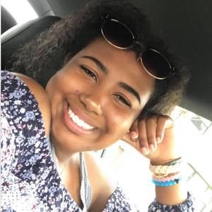 Meet your Posher, Olivia